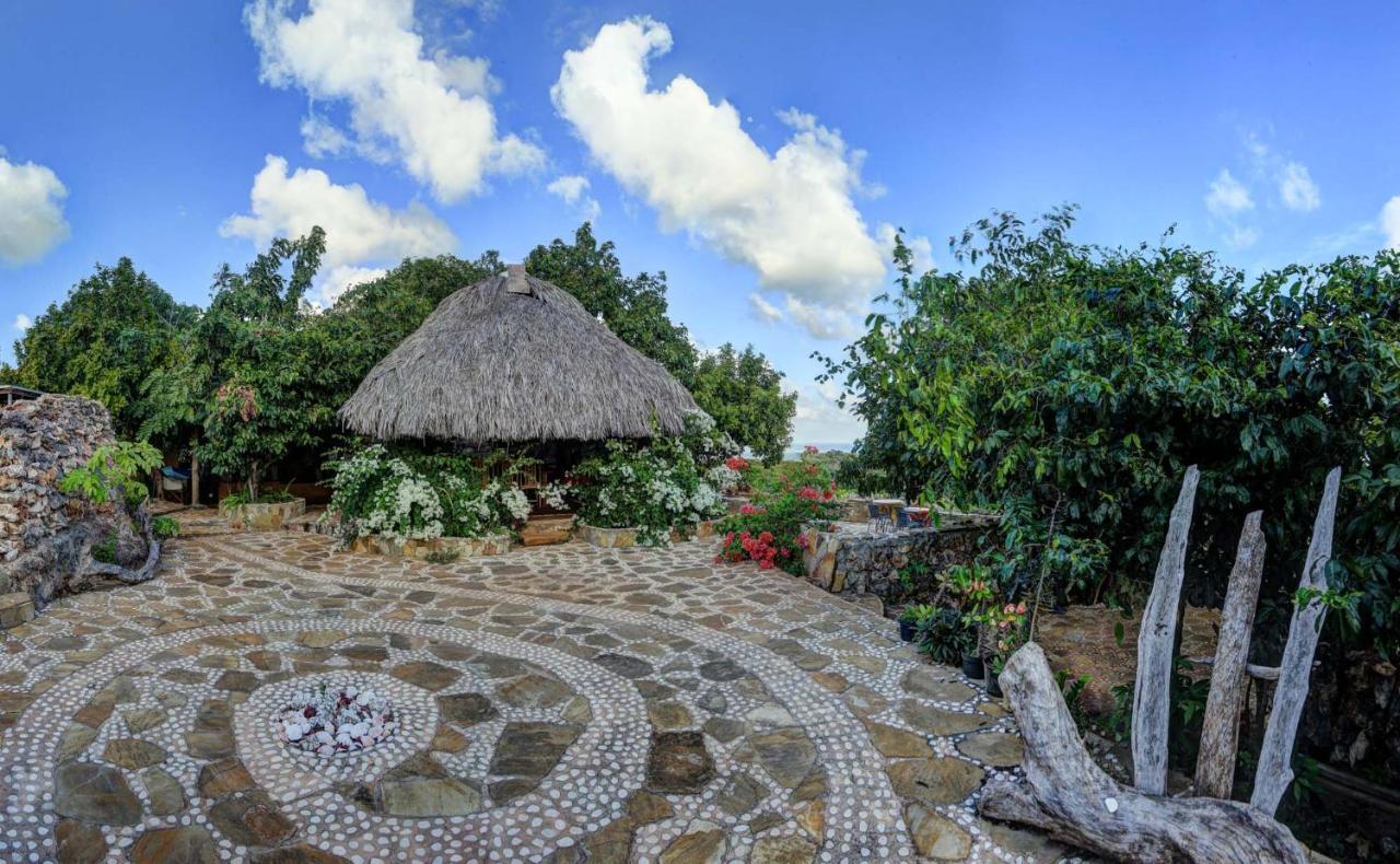 Utopia Rote Lodge Nembrala Bagian luar foto